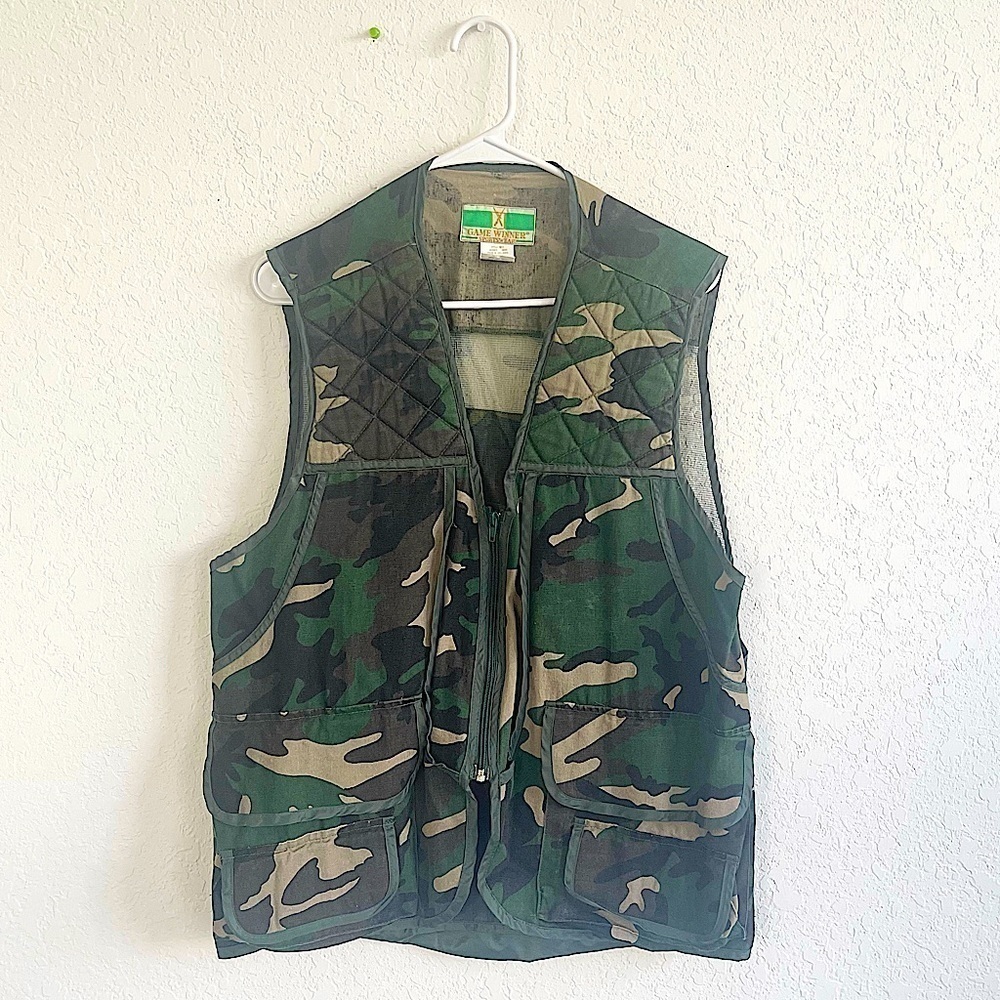 GAME WINNER SPORTSWEAR Men’s Small Medium Sleeveless Camo Vest Pockets Light